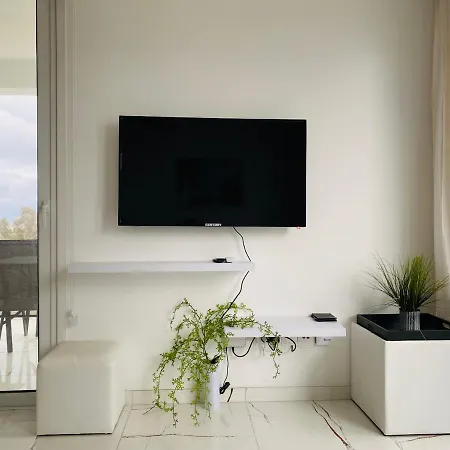 Vivid 1-br In Apartment Larnaka