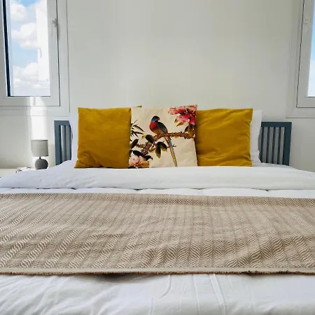 Apartment Vivid 1-br In Larnaka